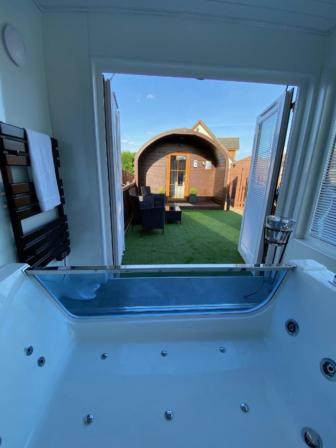 Highland Stays - Ben View Studio Pod & Jacuzzi Bath Fort William Buitenkant foto